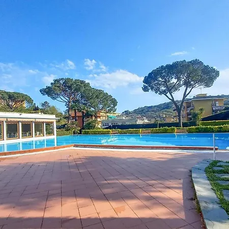 Beautiful Apartment In Rapallo With Apartamento *