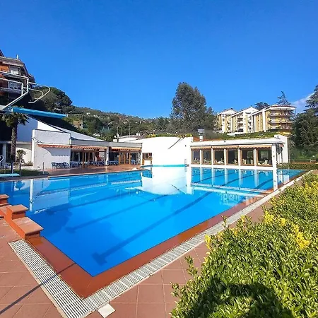 Beautiful Apartment In Rapallo With Apartamento *
