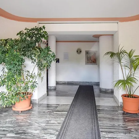 Beautiful Apartment In Rapallo With Apartamento